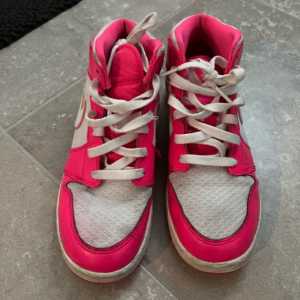 Pink hightop - Picture 2 of 2